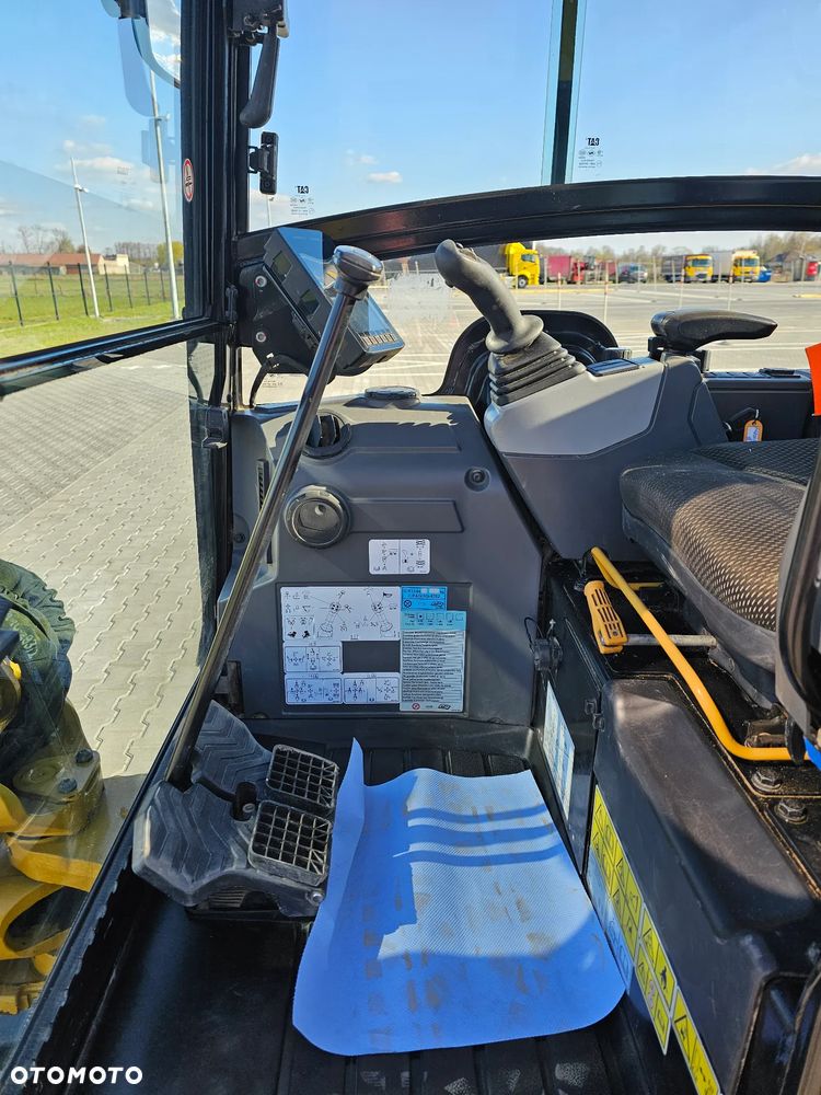 Caterpillar 302.7 - 13