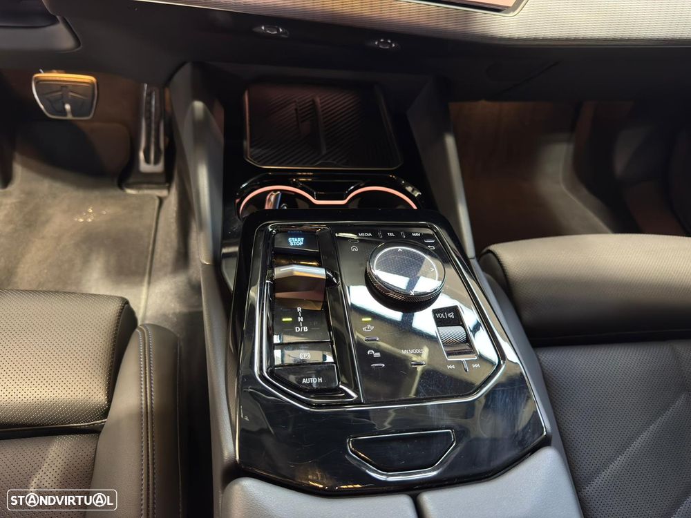 BMW i5 eDrive40 Edição Desportiva M - 35