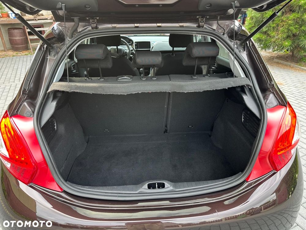Peugeot 208 1.2 PureTech Style - 8