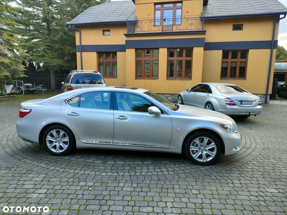 Lexus LS - 5