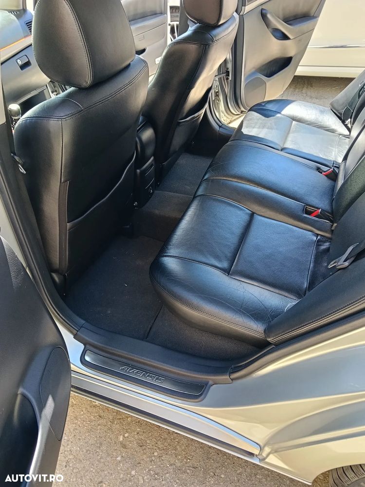 Toyota Avensis 2.2 D-CAT Executive - 9