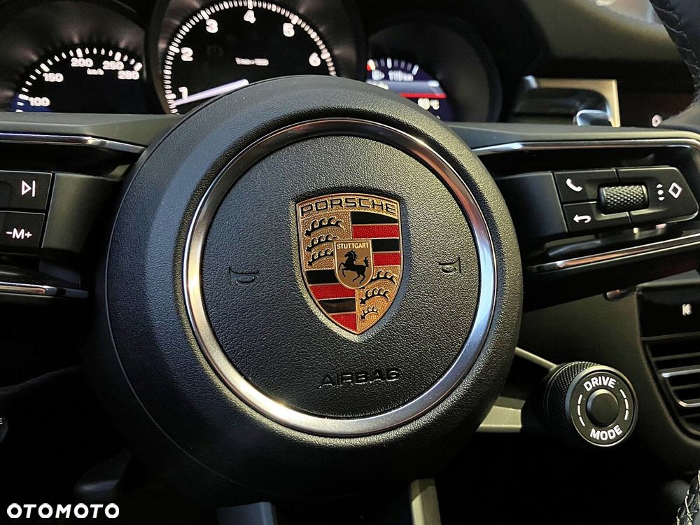Porsche Macan - 33