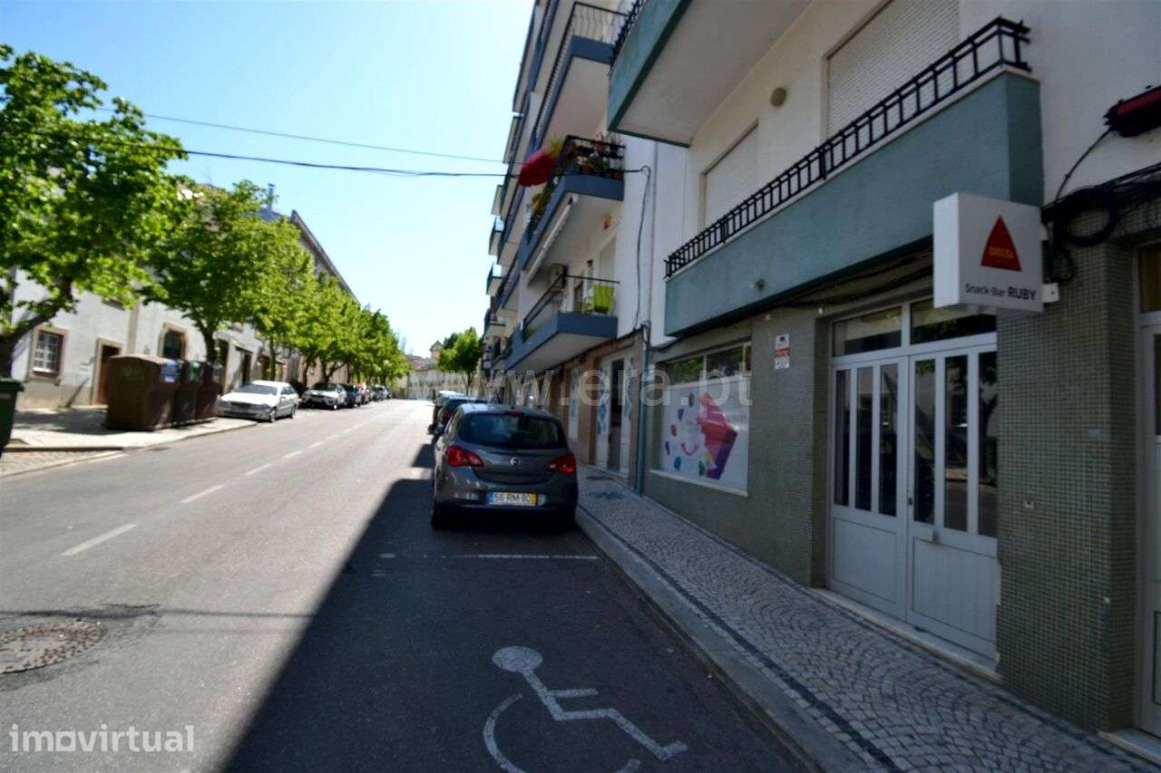 Loja / Castelo Branco, Castelo Branco - Grande imagem: 2/17