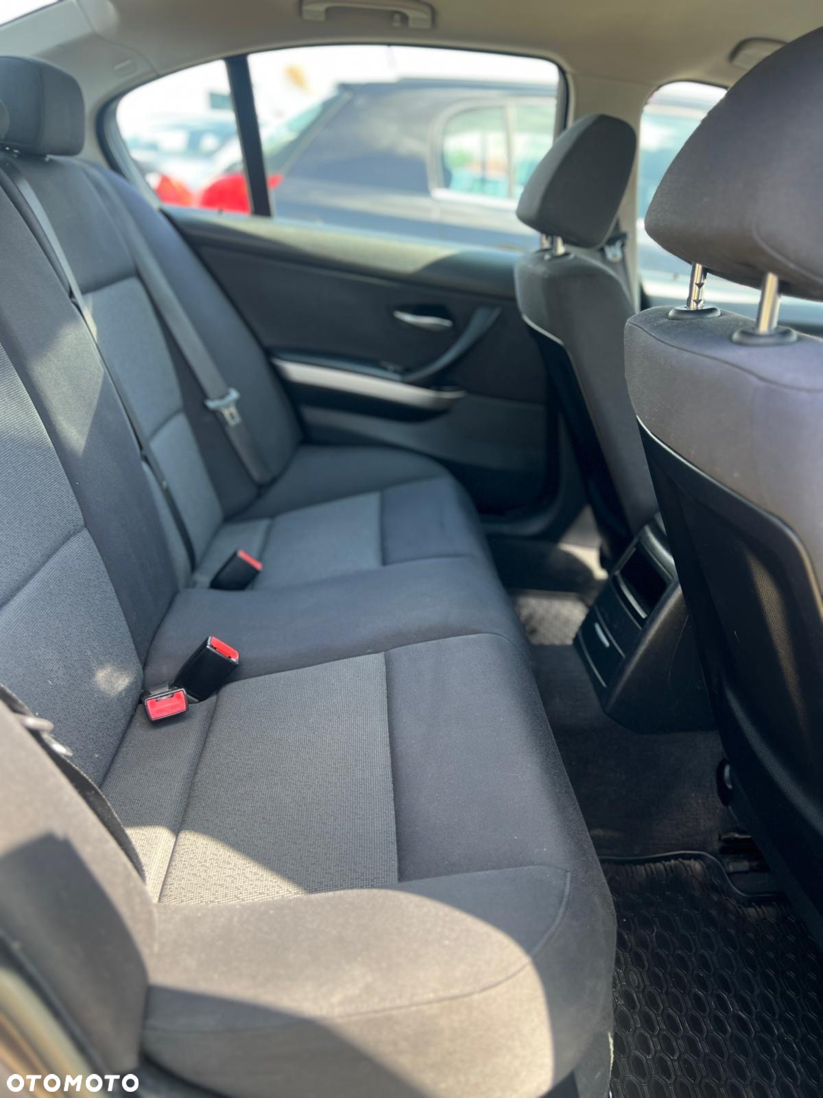 BMW Seria 3 318d - 7