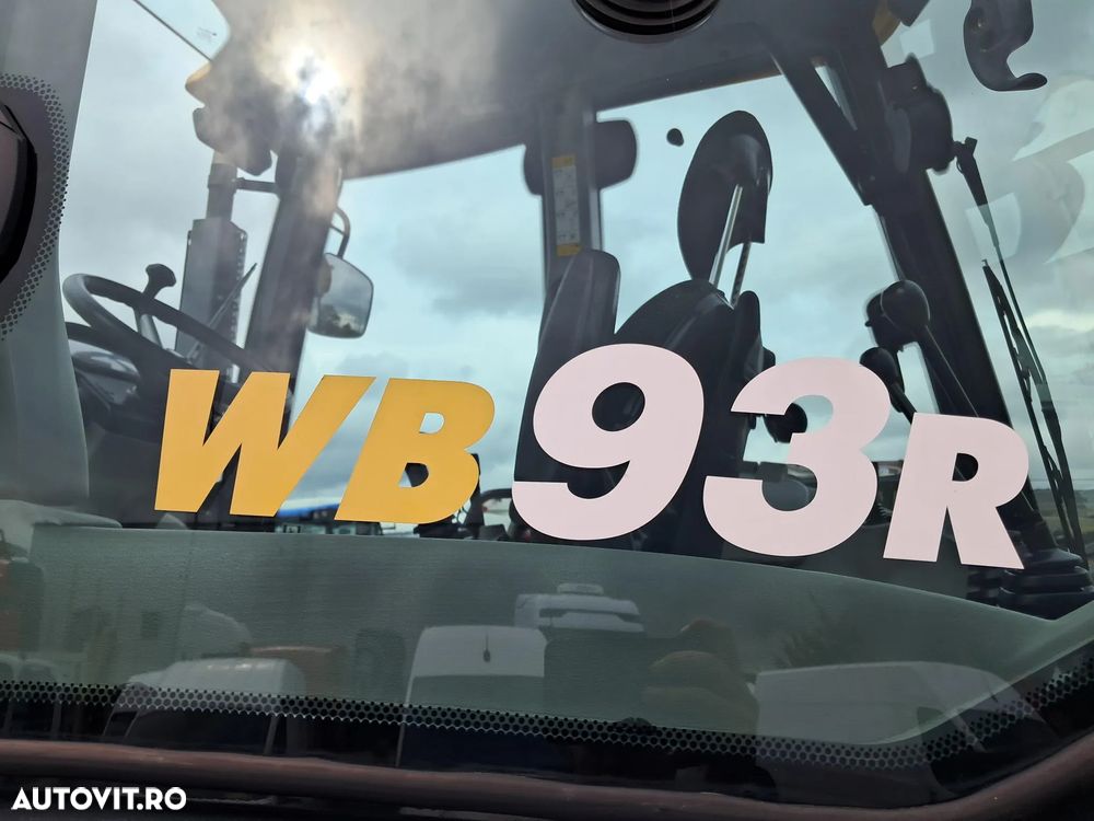 Komatsu wb93r-8 4x4 cupa multifunctionala 4 cupe brat telescopic - 12