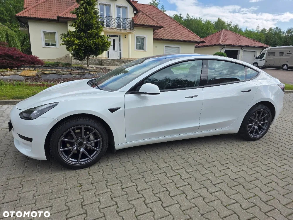 Tesla Model 3 - 14