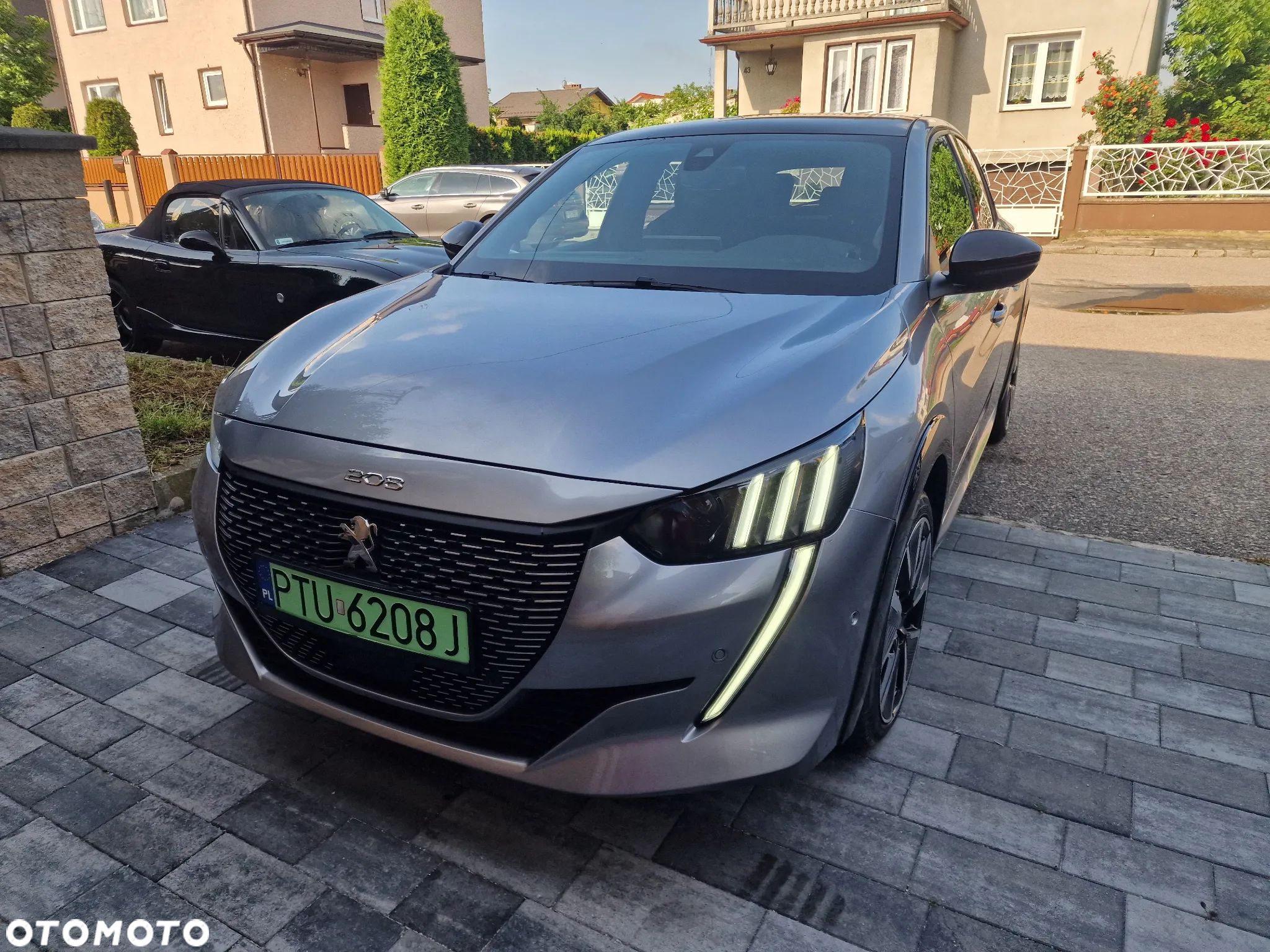 Peugeot 208 e-208 GT - 1