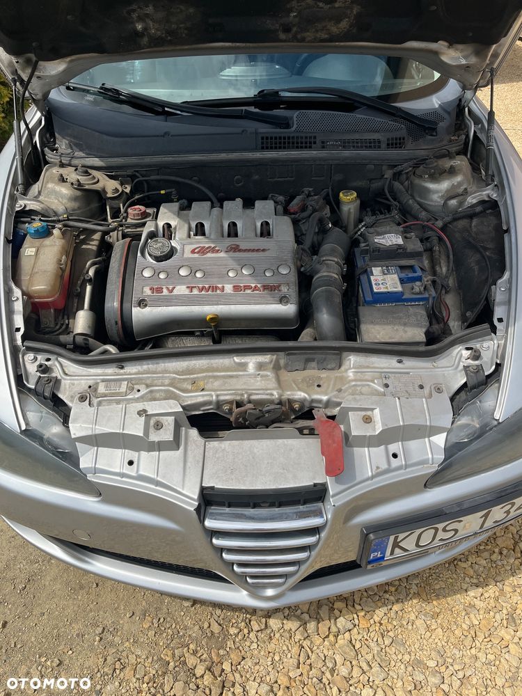 Alfa Romeo 147 1.6 Twin Spark Distinctive - 9