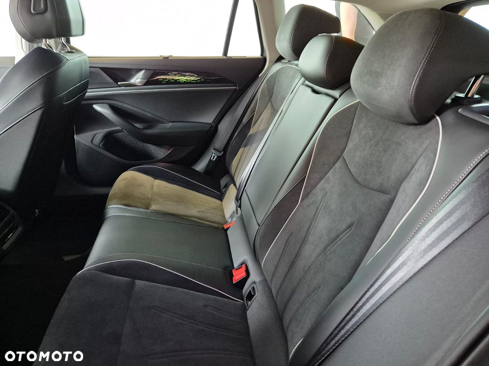 Volkswagen Passat Variant 1.5 TSI EVO Elegance DSG - 7