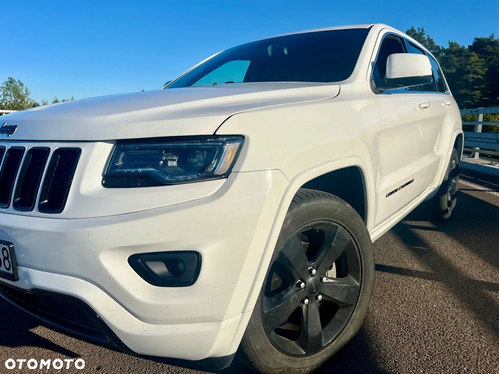 Jeep Grand Cherokee - 22
