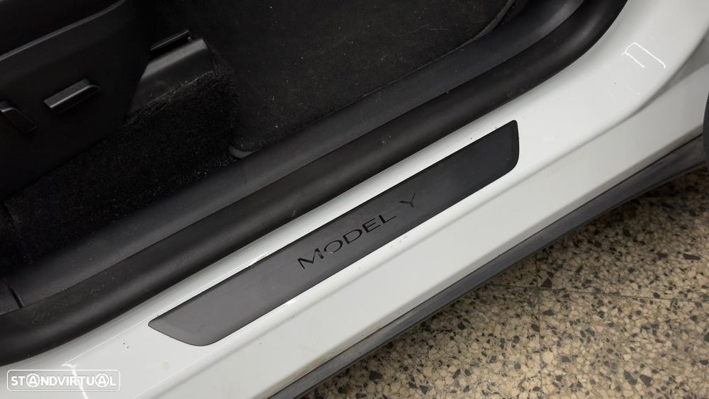 Tesla Model Y Performance Tração Integral - 27