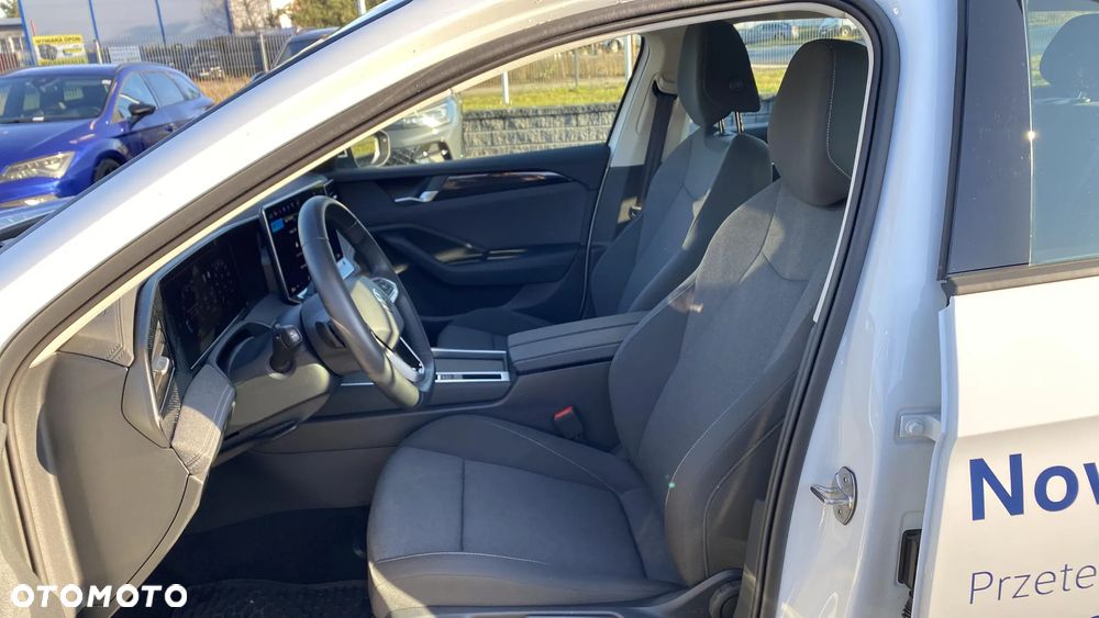 Volkswagen Passat - 16