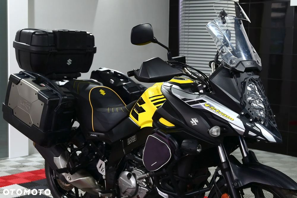 Suzuki V-STROM - 10