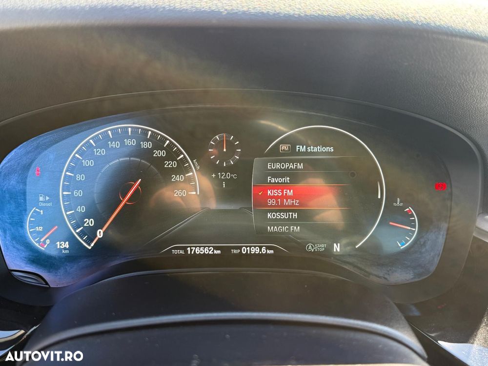 BMW Seria 5 520d Sport Line - 13