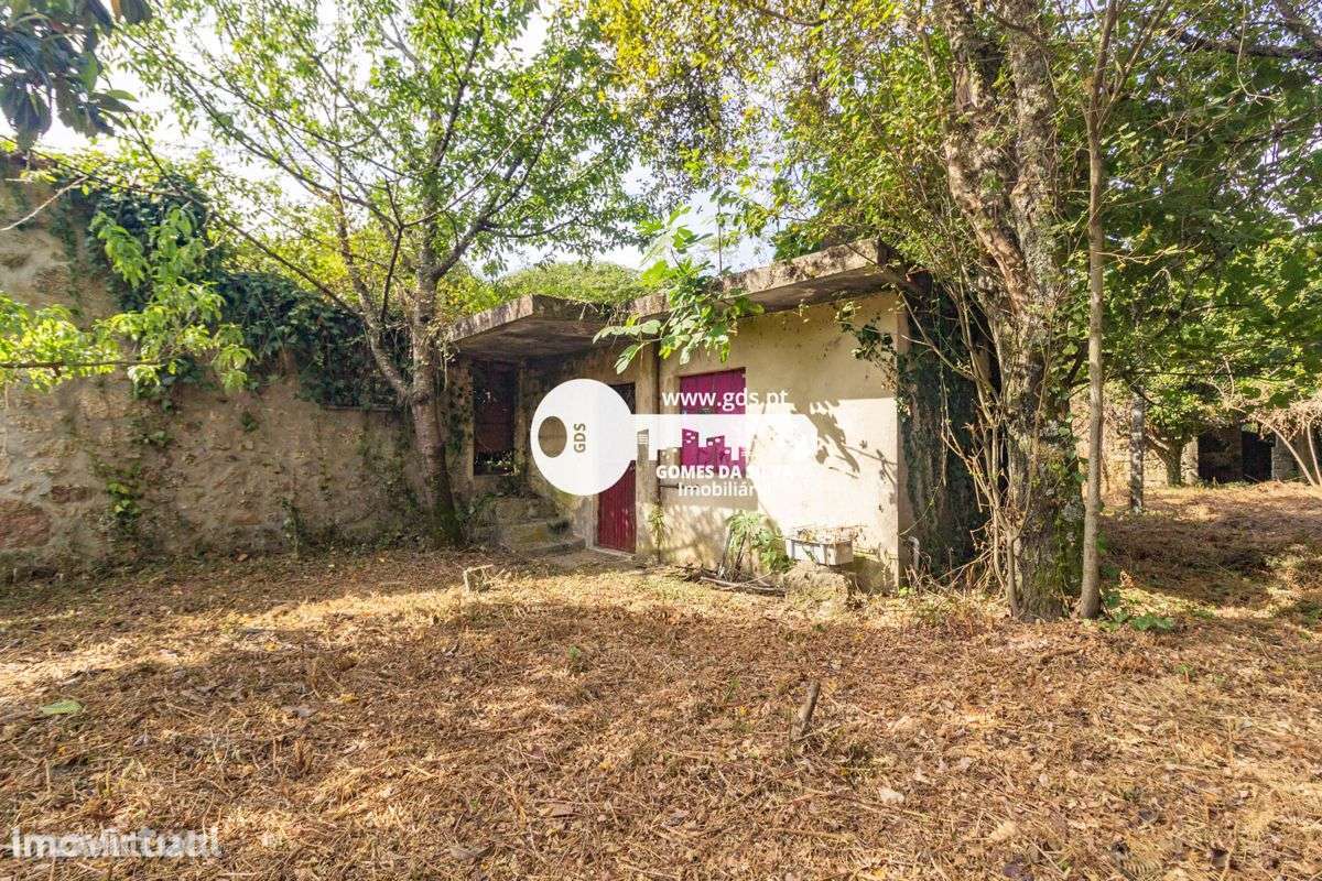 Ruínas em Esporões com terreno de 6.611m2 em área de construção - Grande imagem: 5/30