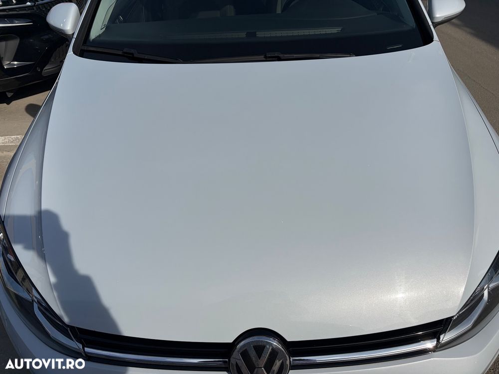 Volkswagen Golf - 10