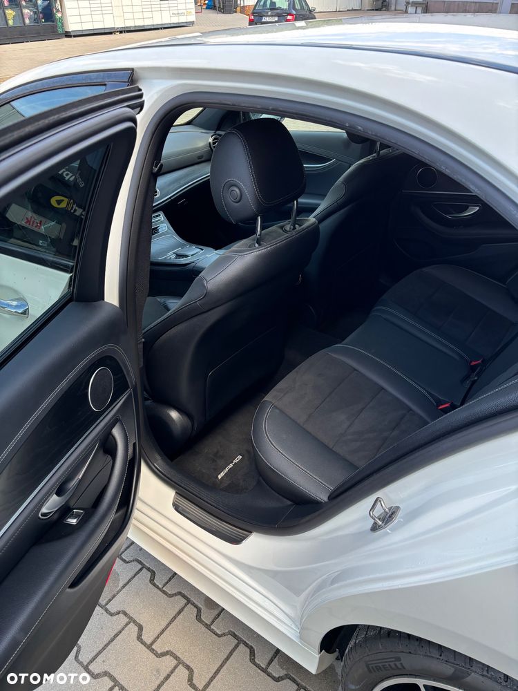 Mercedes-Benz Klasa E 220 d 4-Matic - 17