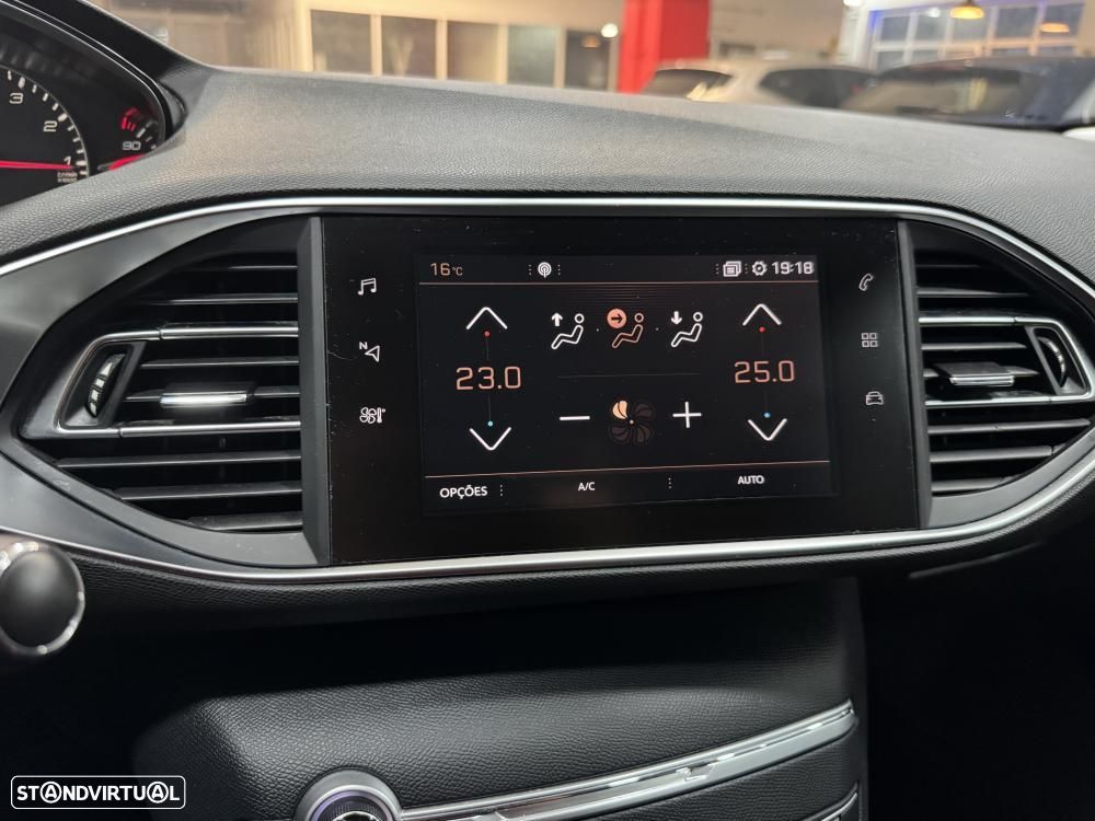 Peugeot 308 PureTech 130 Stop & Start Allure - 29