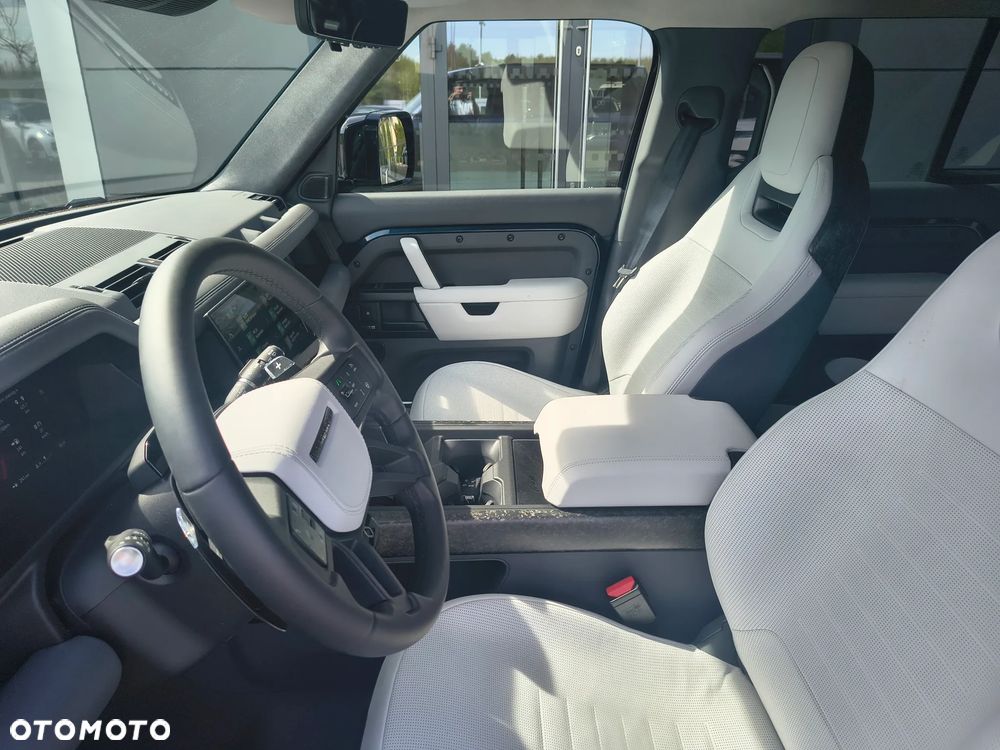Land Rover Defender 110 P635 OCTA - 16