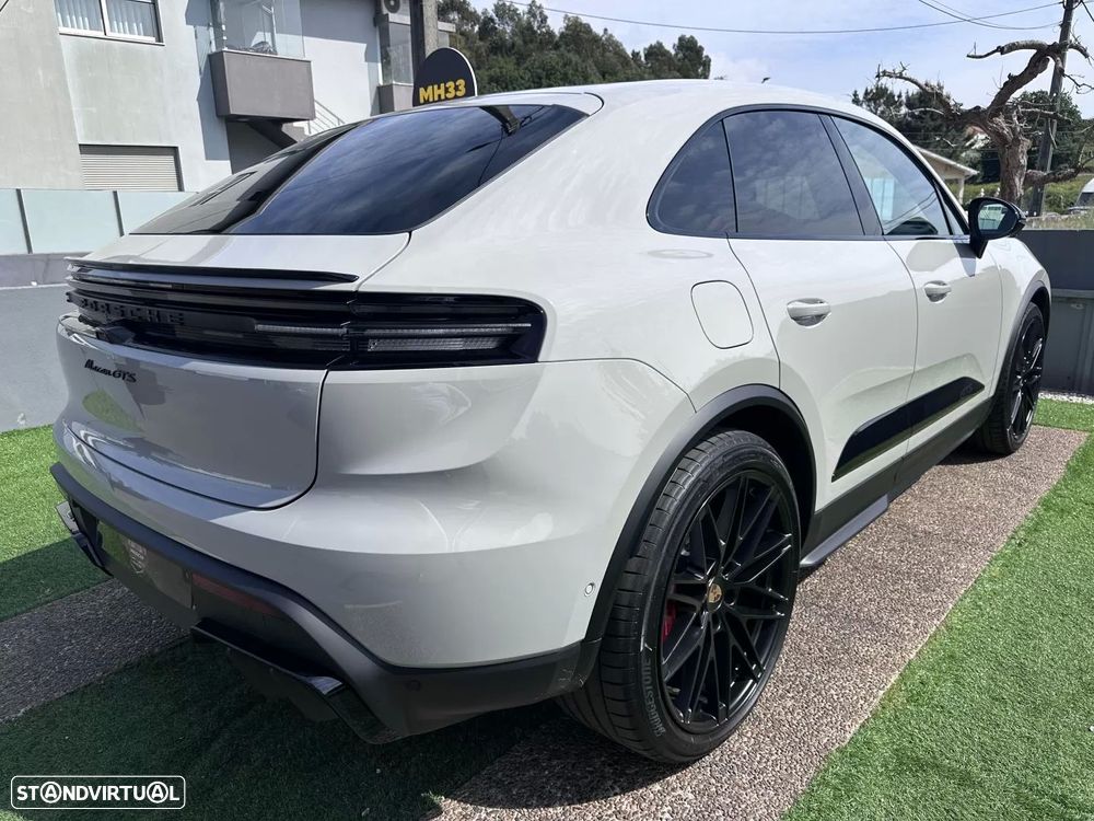 Porsche Macan Electric GTS - 9