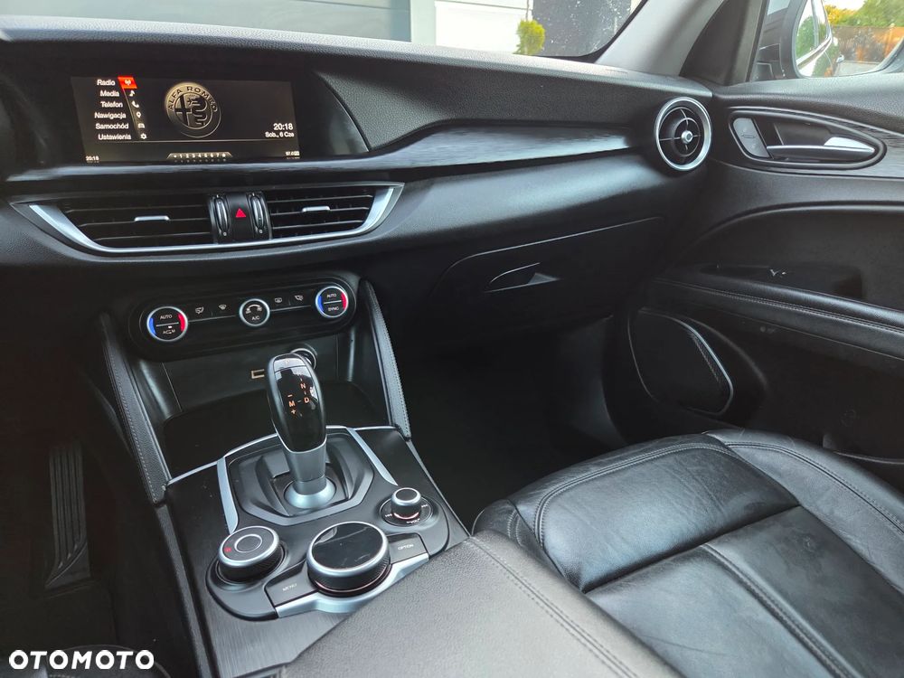 Alfa Romeo Stelvio - 21