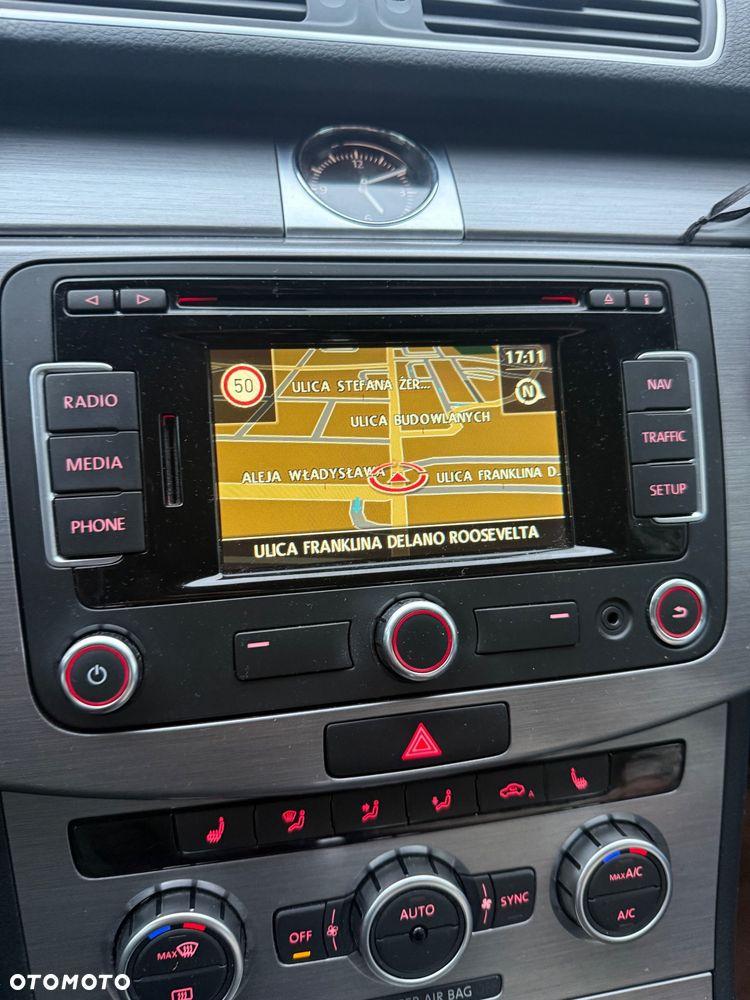 Volkswagen Passat - 6
