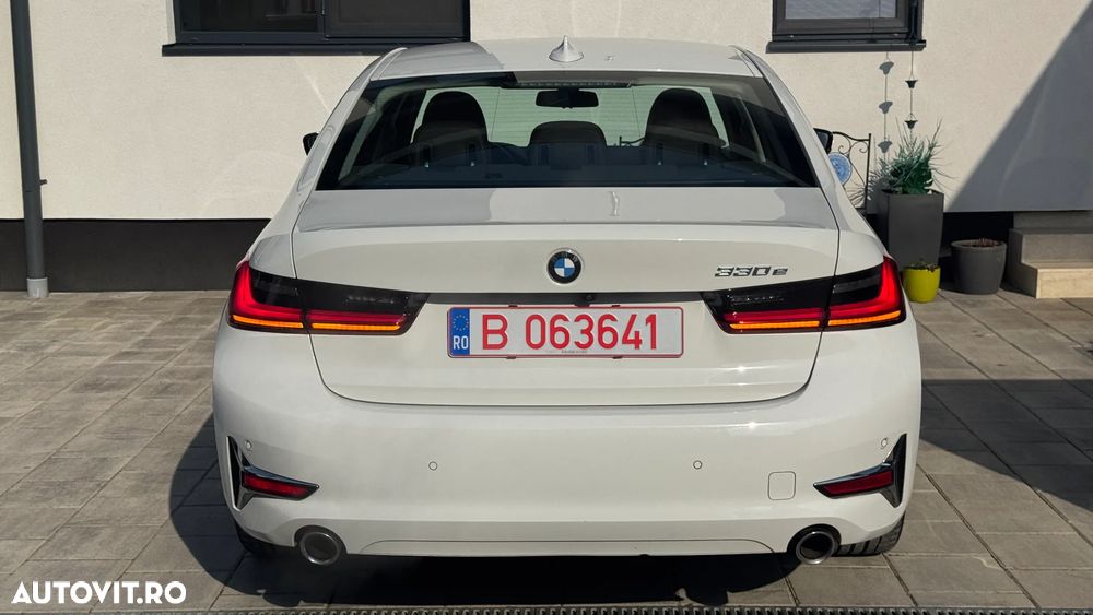 BMW Seria 3 330e Aut. Luxury Line - 8
