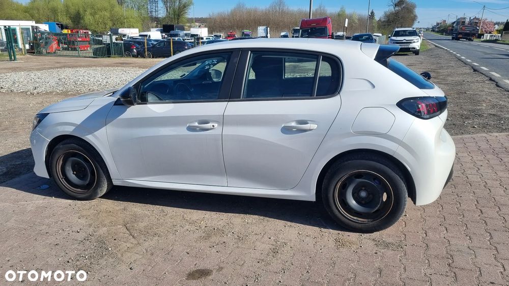 Peugeot 208 - 11