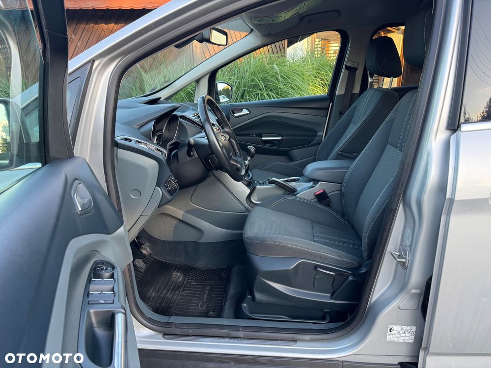 Ford Grand C-MAX - 17