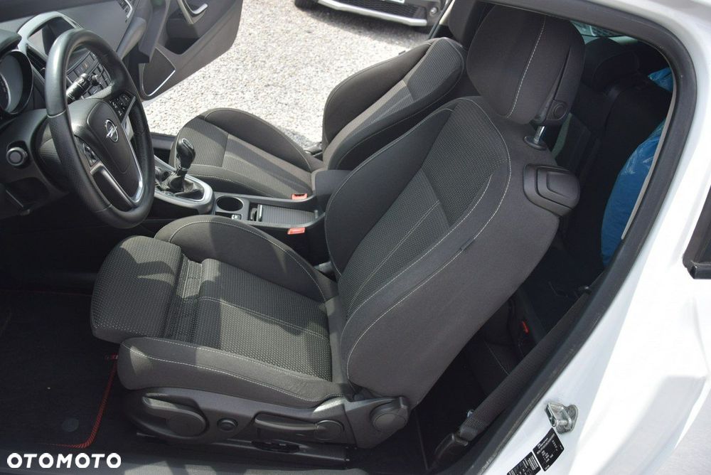 Opel Astra 1.4 Turbo Innovation - 26
