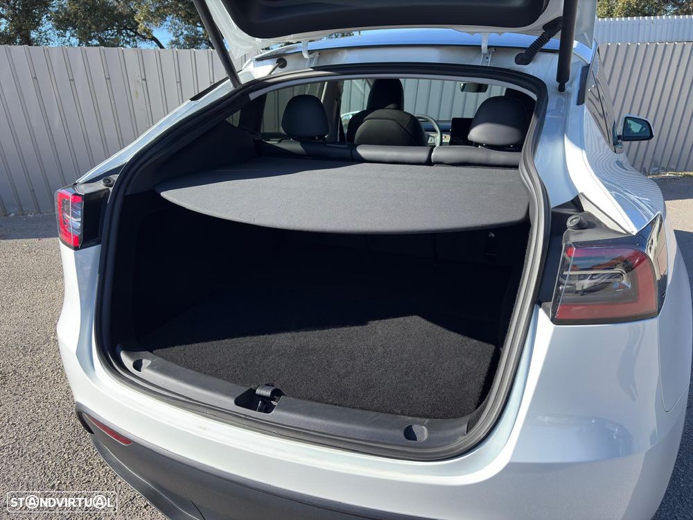Tesla Model Y Long Range Dual Motor AWD - 19