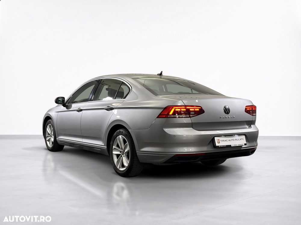 Volkswagen Passat - 4