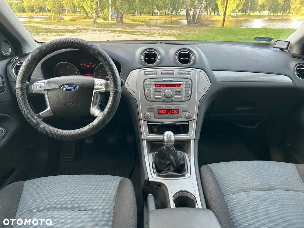 Ford Mondeo 1.6 Ambiente - 3