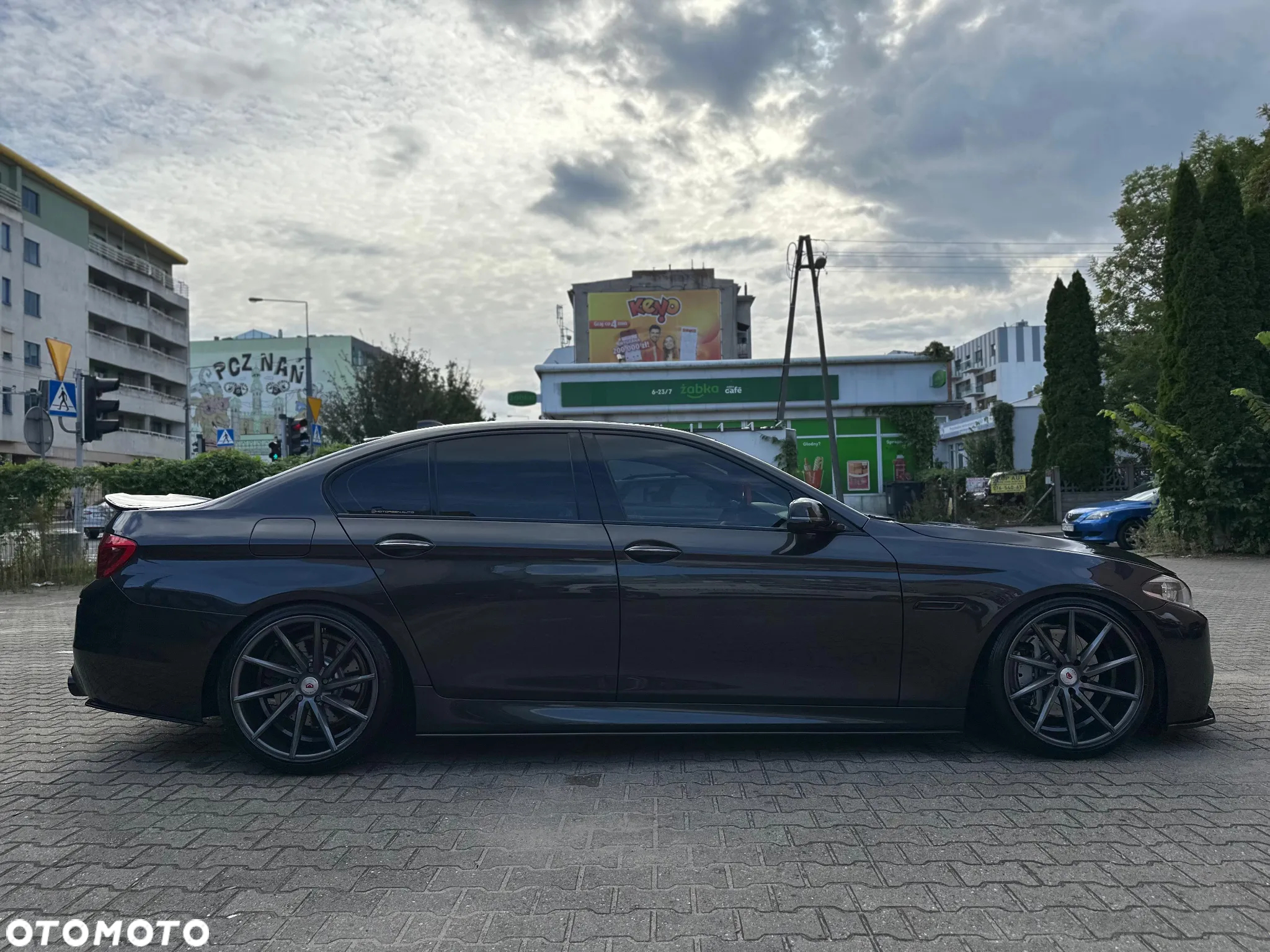BMW Seria 5 550i - 7
