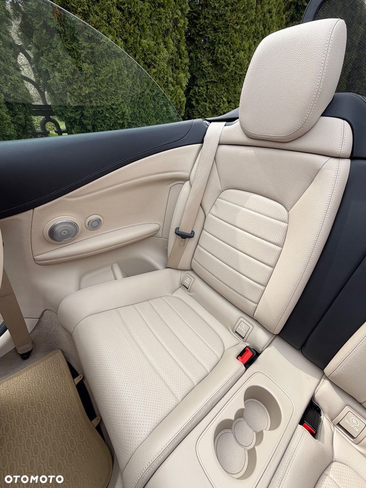 Mercedes-Benz Klasa C 300 9G-TRONIC - 14