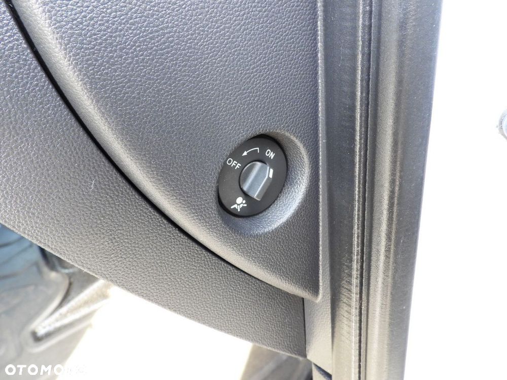 Renault MASTER FURGON BRYGADÓWKA 7 MIEJSC TEMPOMAT NAWIGACJA LEDY KLIMATYZACJA  180KM - 37