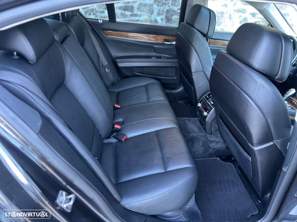 BMW 730 Ld - 35