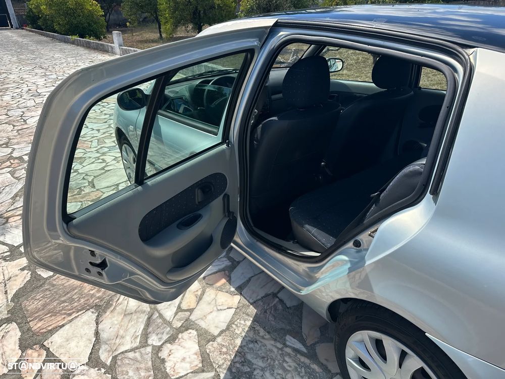 Renault Clio 1.5 dCi Confort Privilège - 14