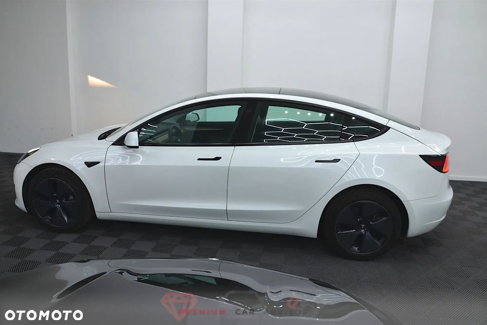 Tesla Model 3 - 5