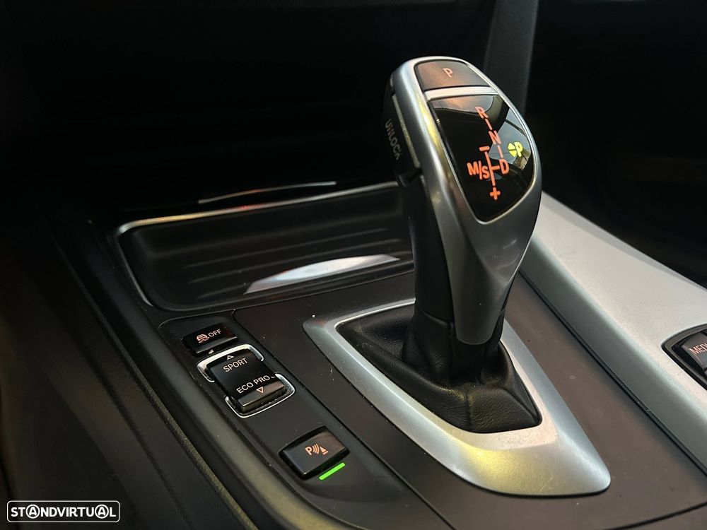BMW 320 d Aut. Efficient Dynamics Edition Modern Line - 21