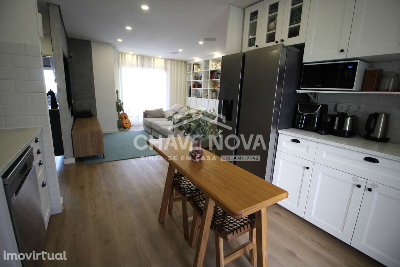 T3 c/ Lugar de Garagem em Mafamude (Estação de Metro “D. João II”) - Grande imagem: 2/51