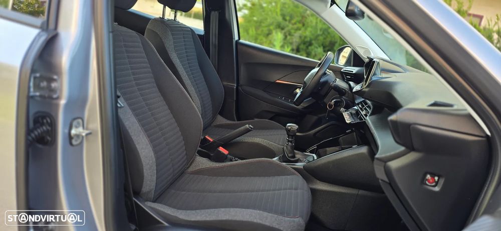 Peugeot 2008 1.2 PureTech Allure - 15