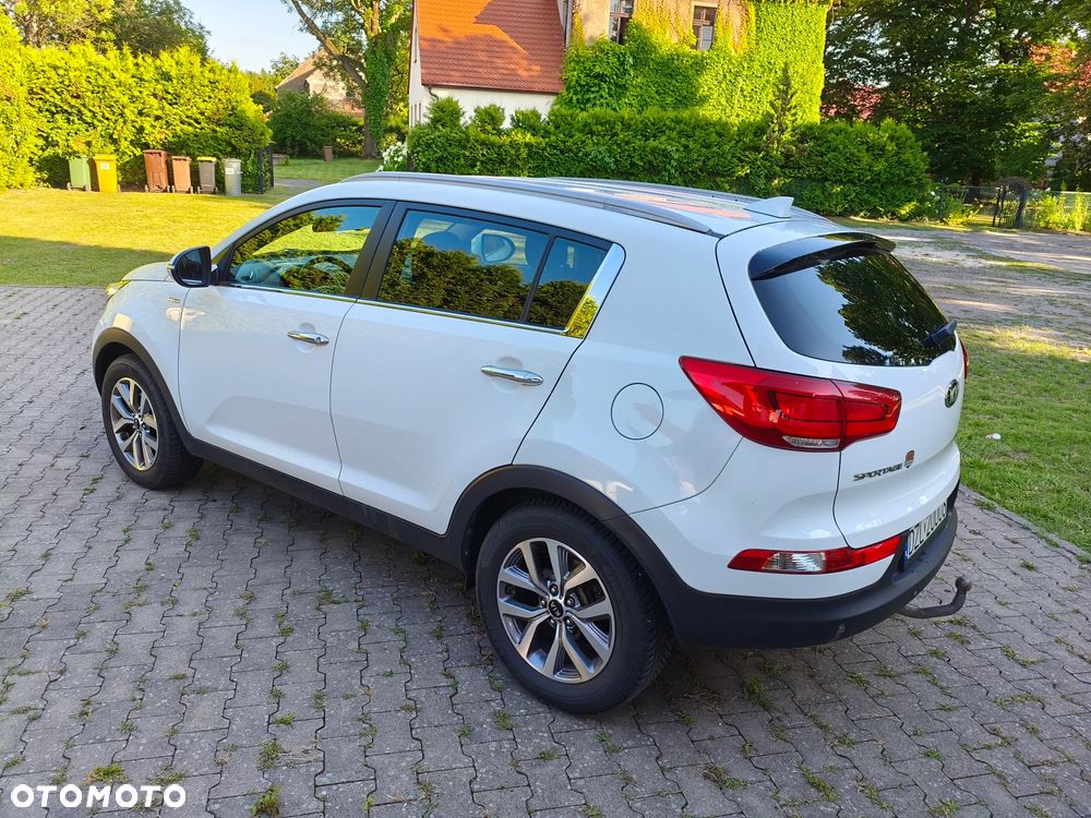 Kia Sportage 2.0 CRDI 4WD Dream-Team Edition - 3