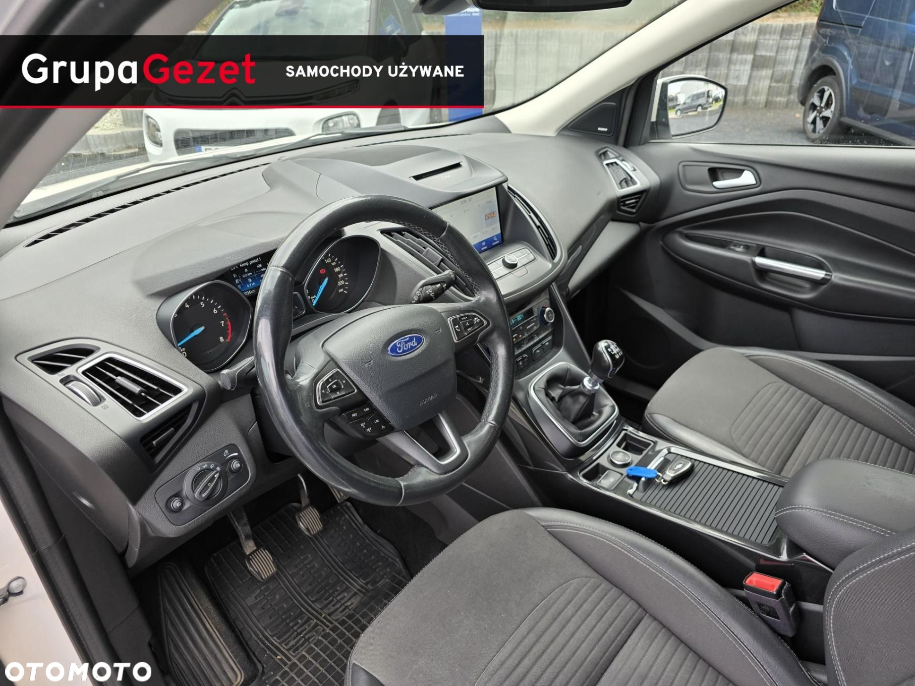 Ford Kuga - 10