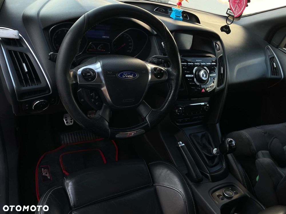 Ford Focus 2.0 EcoBoost ST - 6