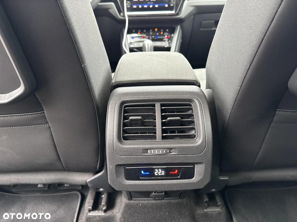 Volkswagen Touran - 30