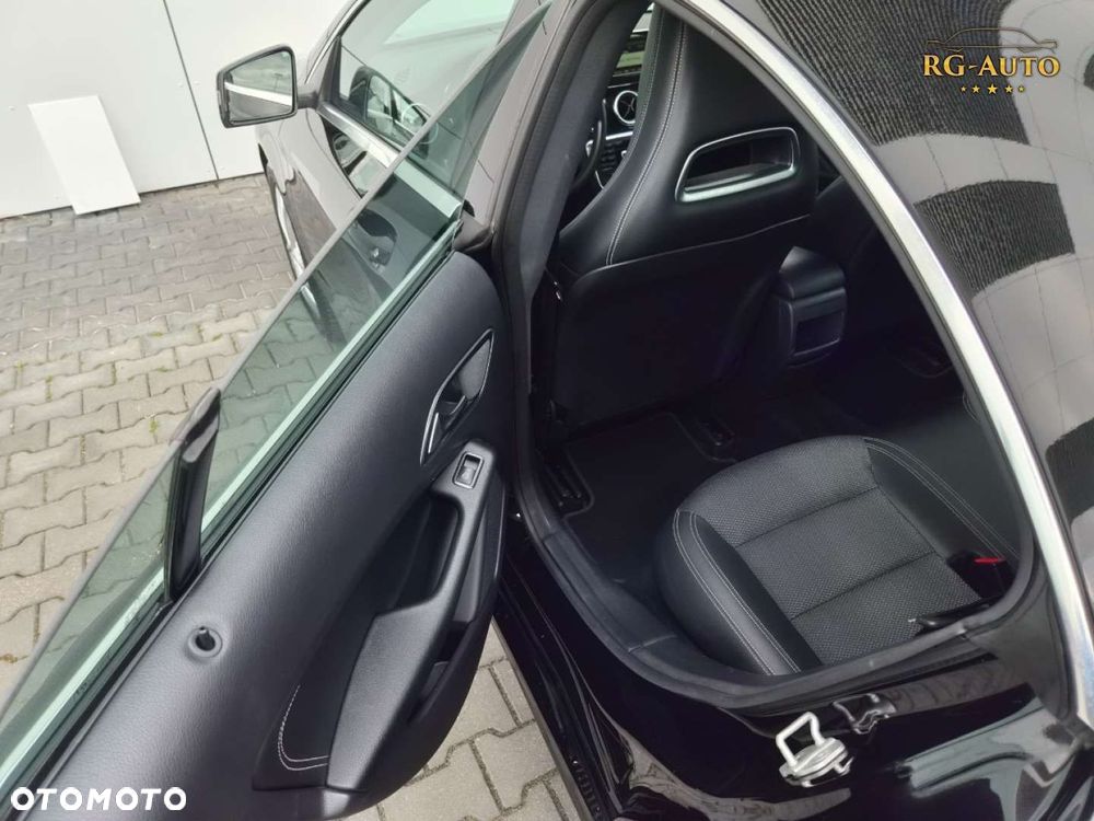Mercedes-Benz CLA - 34