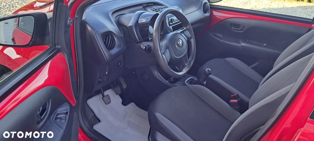 Toyota Aygo x-play Eco - 13