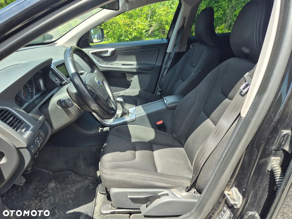 Volvo XC 60 D3 Momentum - 11
