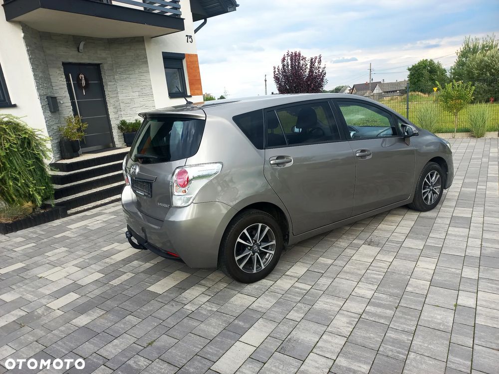 Toyota Verso 1.6 D-4D Premium - 11